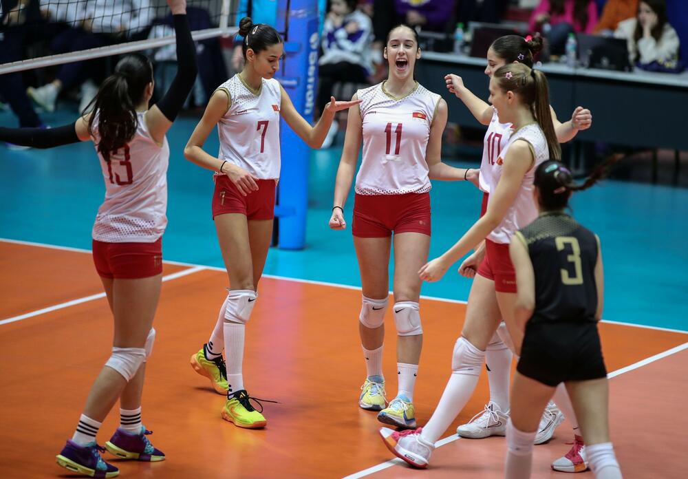 Pioneer women's volleyball team of Montenegro
