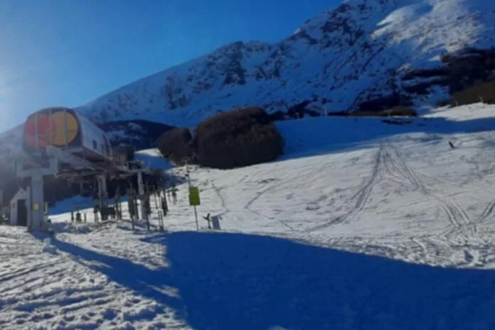 Artificial snow on Savin Kuk at the end of 2025.