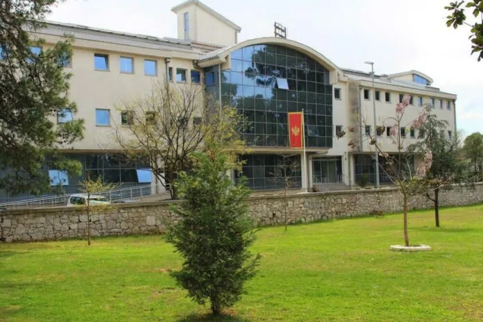 Problem of transporting students from Herceg Novi to Tivat solved