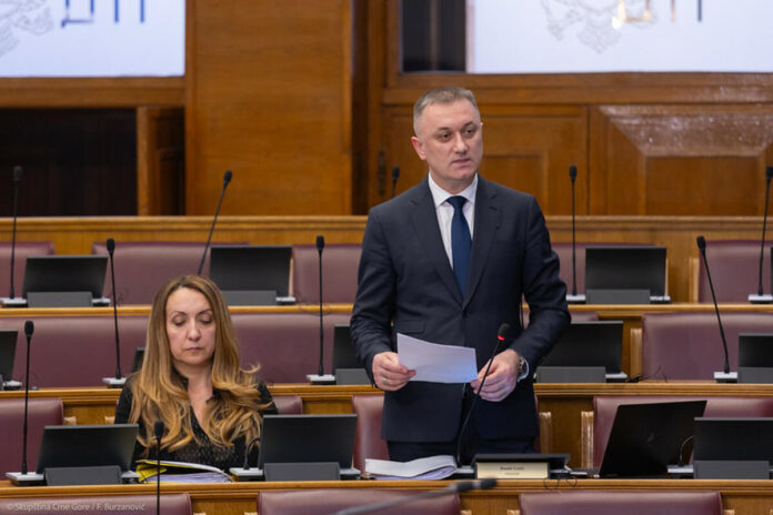 The Assembly subsequently votes on the introduction of civilian victims of war into the veterans and disability protection system