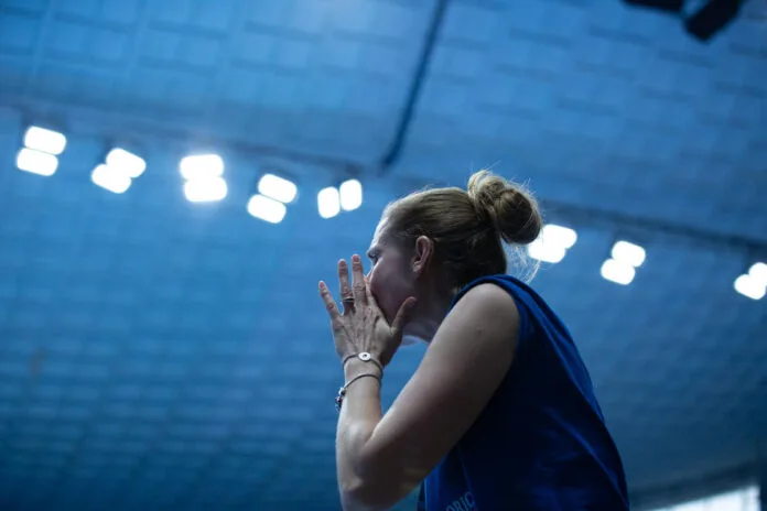 This is the only way she can play against Đero