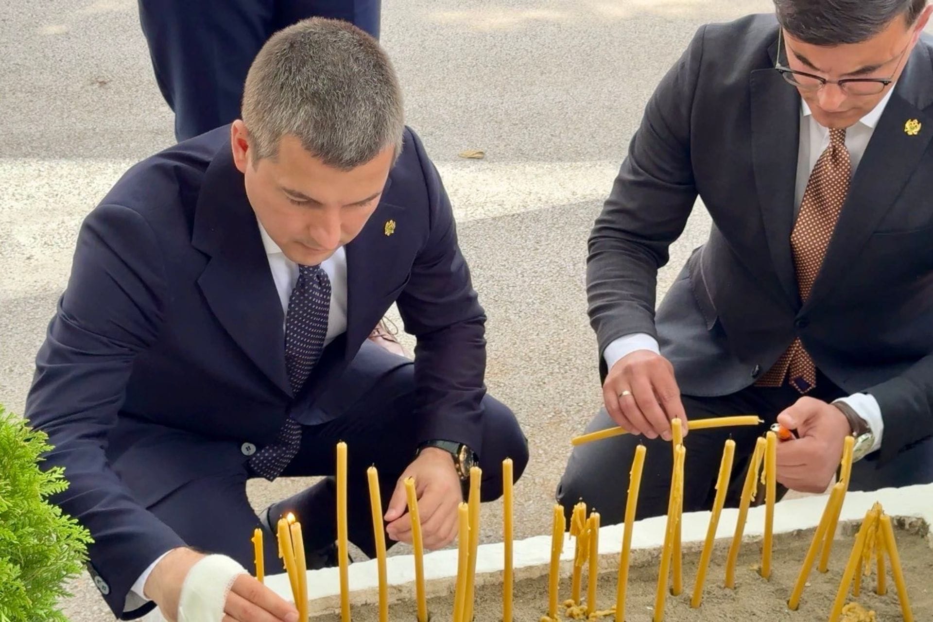 Potpredsjednik Bečić položio vijenac na mjestu stradanja Duška Jovanovića
