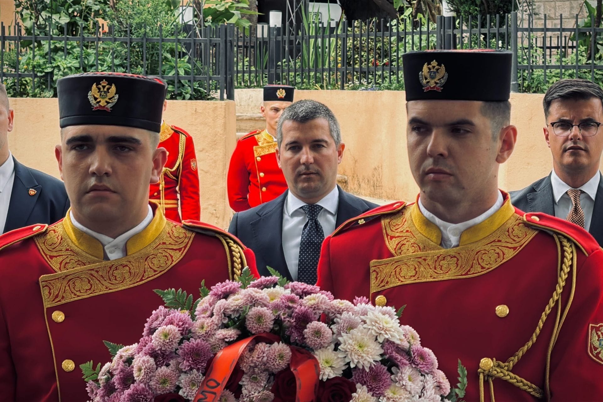 Potpredsjednik Bečić položio vijenac na mjestu stradanja Duška Jovanovića